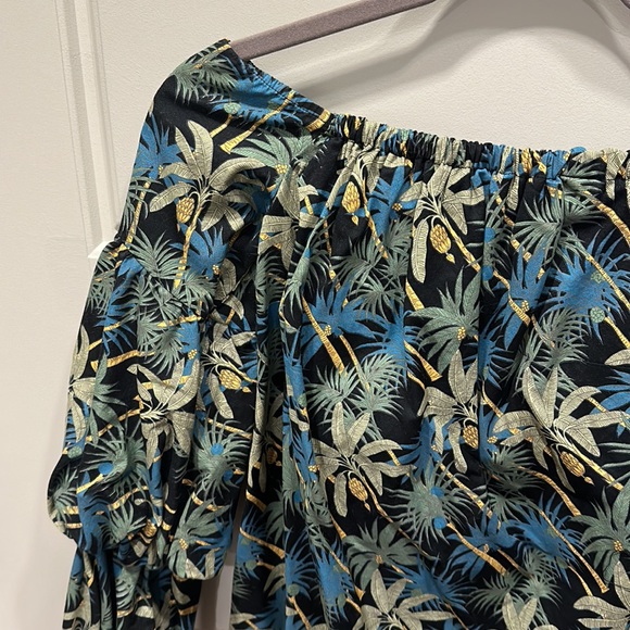 Petersyn Lily Blouse - Picture 5 of 12